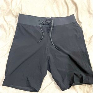 Men’s Lululemon shorts size 32, no liner.